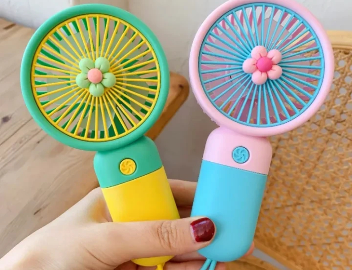 ২০২৬ সালের সেরা প্রিমিয়াম রিচার্জেবল মিনি ফ্যান কালেকশন: অবিশ্বাস্য দামে সেরা ঠান্ডা বাতাস!